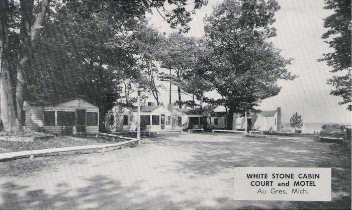 White Stone Pointe Cabins (White Stone Cabin and Motel) - Old Postcard (newer photo)